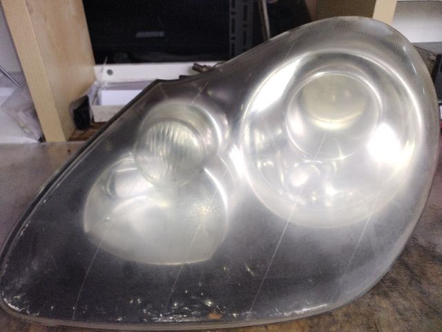 bontott PORSCHE CAYENNE Bal Fényszóró