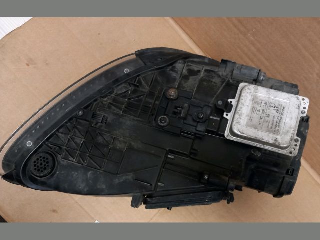 bontott PORSCHE CAYENNE Bal Fényszóró