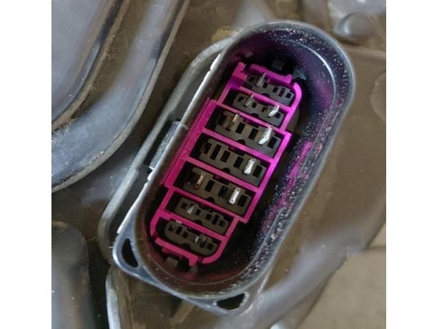 bontott PORSCHE CAYENNE Bal Fényszóró