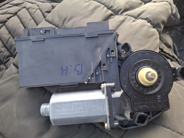 bontott PORSCHE CAYENNE Bal hátsó Ablakemelő Motor