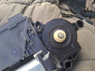 bontott PORSCHE CAYENNE Bal hátsó Ablakemelő Motor