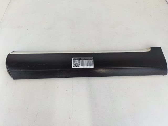 bontott PORSCHE CAYENNE Bal hátsó Ajtó Díszléc