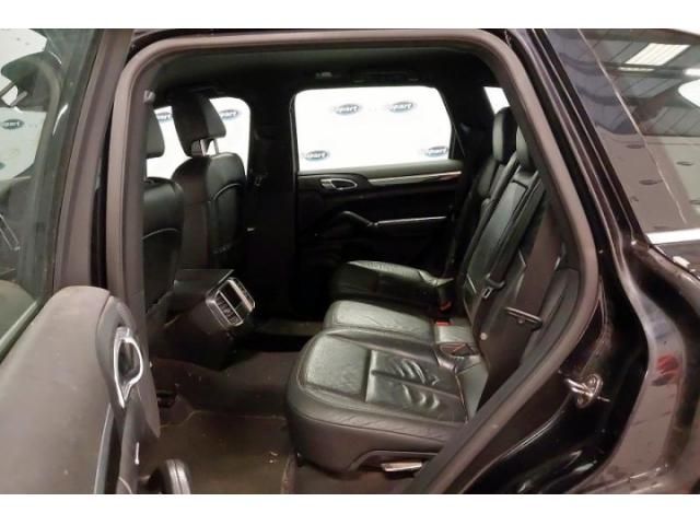 bontott PORSCHE CAYENNE Bal hátsó Ajtó (Üres lemez)