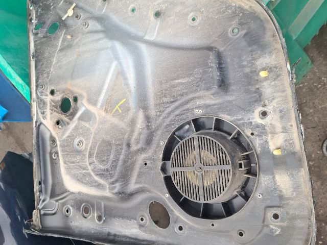 bontott PORSCHE CAYENNE Bal hátsó Ajtó (Üres lemez)