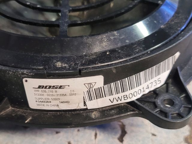 bontott PORSCHE CAYENNE Bal hátsó Hangszóró