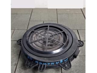 bontott PORSCHE CAYENNE Bal hátsó Hangszóró