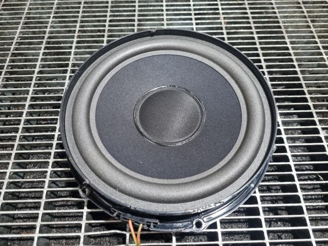 bontott PORSCHE CAYENNE Bal hátsó Hangszóró