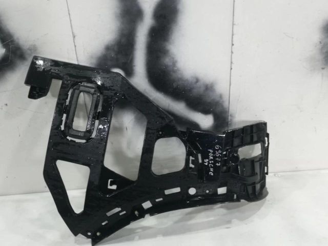 bontott PORSCHE CAYENNE Bal hátsó Lökhárító Tartó (Műanyag)