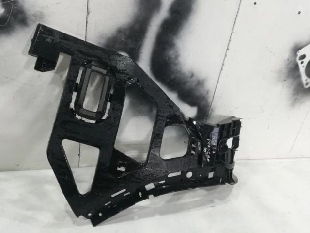 bontott PORSCHE CAYENNE Bal hátsó Lökhárító Tartó (Műanyag)