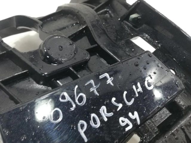 bontott PORSCHE CAYENNE Bal hátsó Lökhárító Tartó (Műanyag)