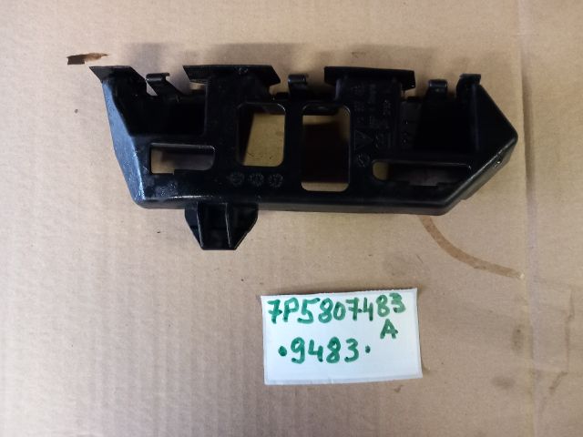 bontott PORSCHE CAYENNE Bal hátsó Oldal Lökhárító Tartó (Műanyag)