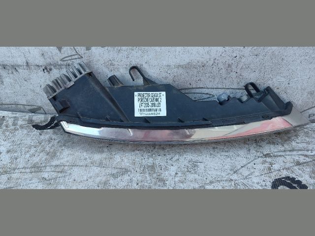 bontott PORSCHE CAYENNE Bal Ködfényszóró