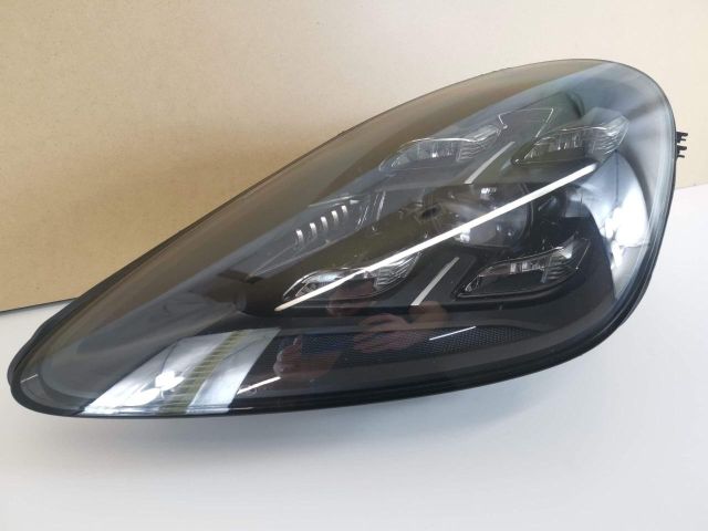 bontott PORSCHE CAYENNE Bal Ledes Fényszóró