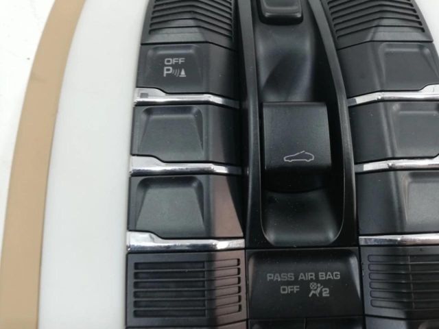 bontott PORSCHE CAYENNE Beltér Világítás Első