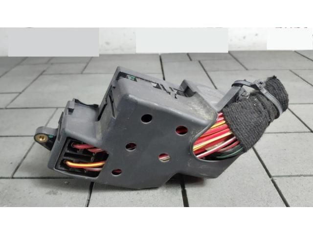 bontott PORSCHE CAYENNE Biztosítéktábla Csomagtér