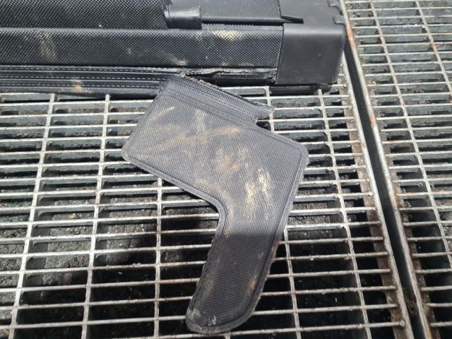 bontott PORSCHE CAYENNE Csomagtér Roló