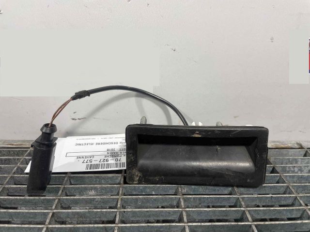 bontott PORSCHE CAYENNE Csomagtérajtó Kilincs