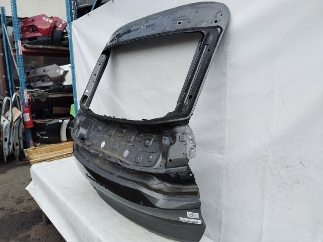 bontott PORSCHE CAYENNE Csomagtérajtó (Üres lemez)