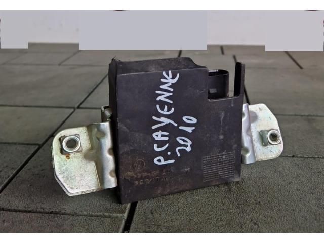 bontott PORSCHE CAYENNE Csomagtérajtó Zárszerkezet