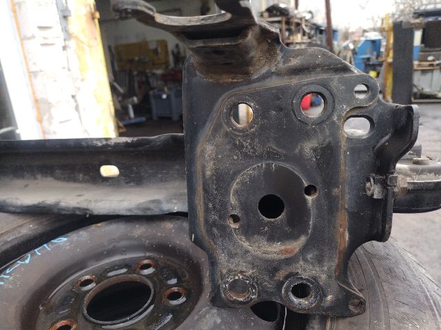 bontott PORSCHE CAYENNE Első Lökhárító Merevítő (Fém)