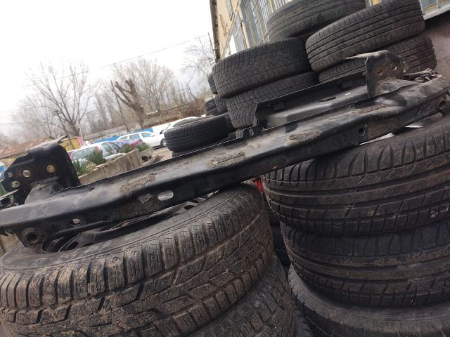 bontott PORSCHE CAYENNE Első Lökhárító Merevítő (Fém)