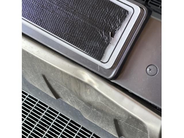 bontott PORSCHE CAYENNE Első Lökhárító (Üresen)