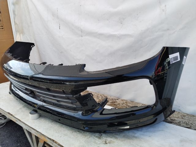 bontott PORSCHE CAYENNE Első Lökhárító (Üresen)