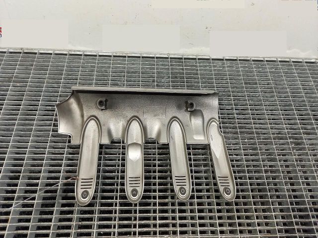 bontott PORSCHE CAYENNE Felső Hűtőburkolat