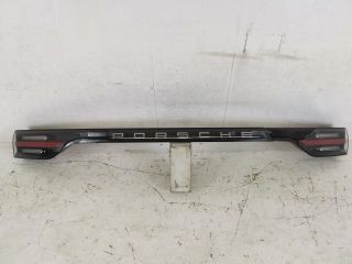 bontott PORSCHE CAYENNE Hátsó Lámpa Középső