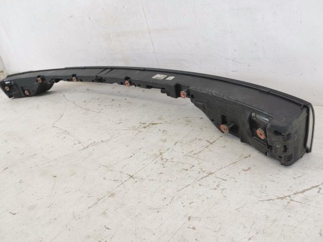 bontott PORSCHE CAYENNE Hátsó Lámpa Középső