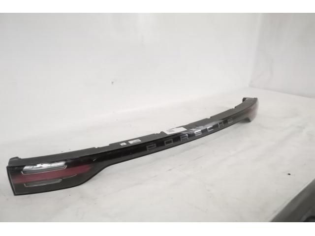 bontott PORSCHE CAYENNE Hátsó Lámpa Középső