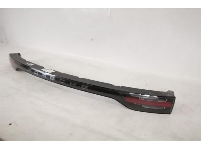 bontott PORSCHE CAYENNE Hátsó Lámpa Középső