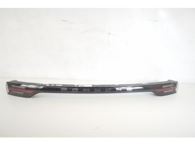 bontott PORSCHE CAYENNE Hátsó Lámpa Középső