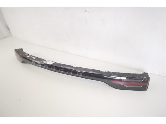 bontott PORSCHE CAYENNE Hátsó Lámpa Középső