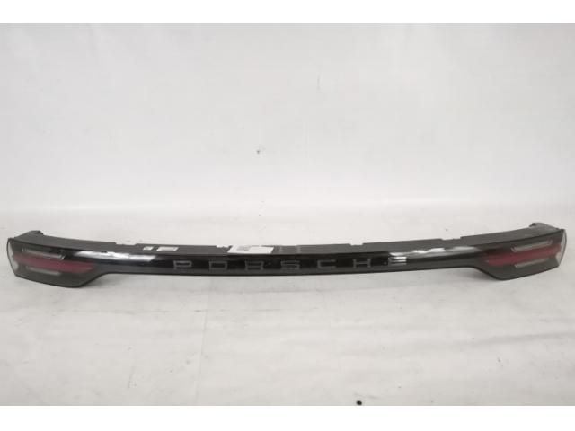 bontott PORSCHE CAYENNE Hátsó Lámpa Középső