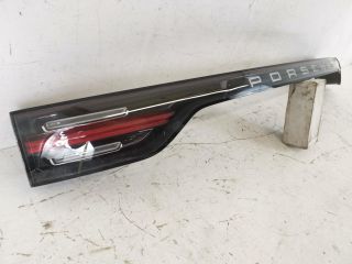 bontott PORSCHE CAYENNE Hátsó Lámpa Középső