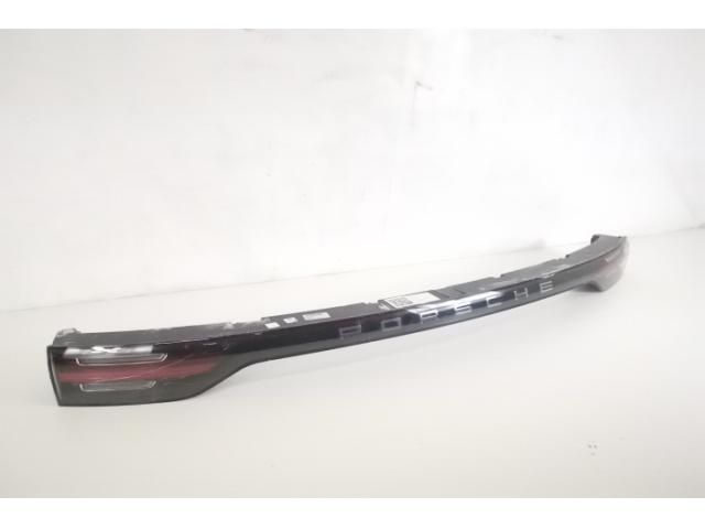 bontott PORSCHE CAYENNE Hátsó Lámpa Középső