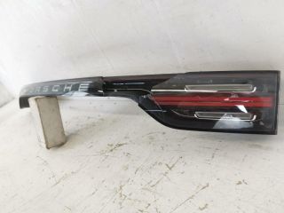 bontott PORSCHE CAYENNE Hátsó Lámpa Középső