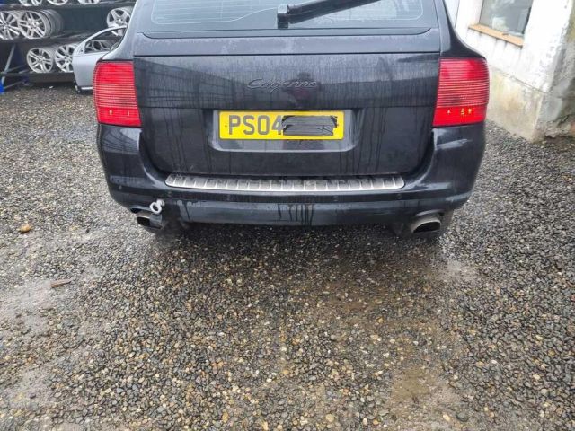 bontott PORSCHE CAYENNE Hátsó Lökhárító (Üresen)