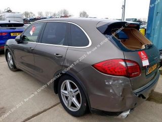 bontott PORSCHE CAYENNE Hátsó Tolatóradar Fej