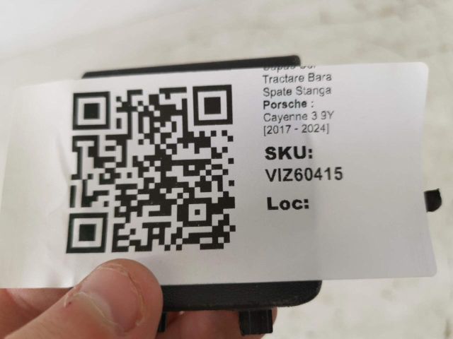 bontott PORSCHE CAYENNE Hátsó Vonószem Burkolat