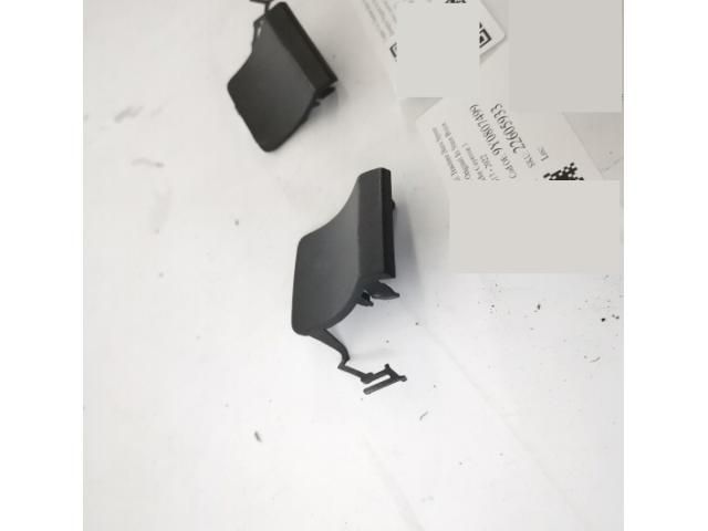 bontott PORSCHE CAYENNE Hátsó Vonószem Burkolat