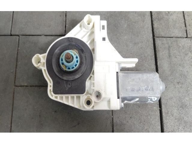 bontott PORSCHE CAYENNE Jobb első Ablakemelő Motor