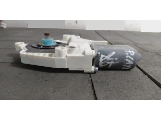 bontott PORSCHE CAYENNE Jobb első Ablakemelő Motor