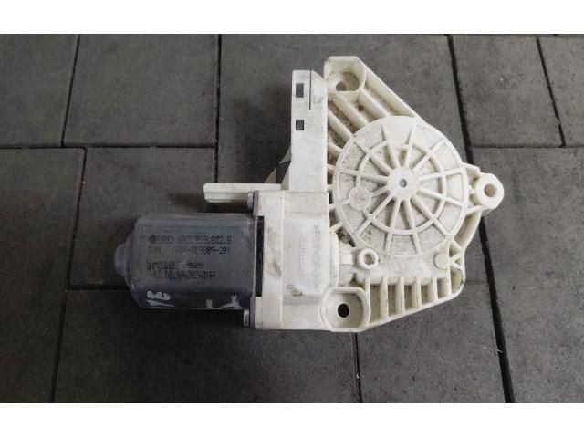 bontott PORSCHE CAYENNE Jobb első Ablakemelő Motor