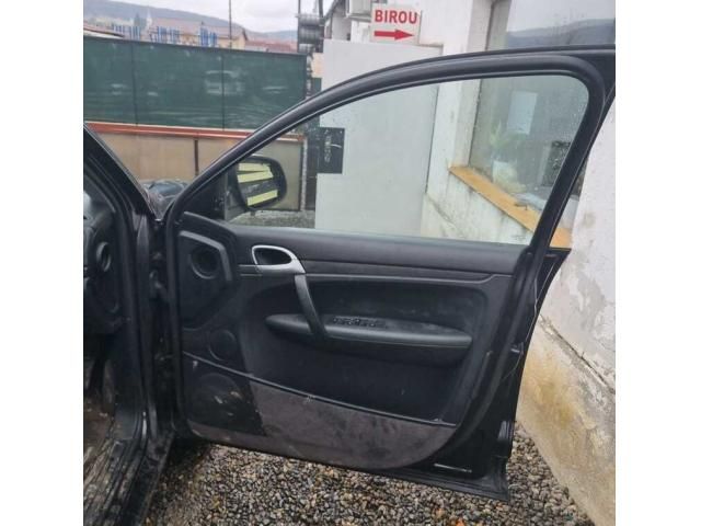 bontott PORSCHE CAYENNE Jobb első Ajtó (Üres lemez)