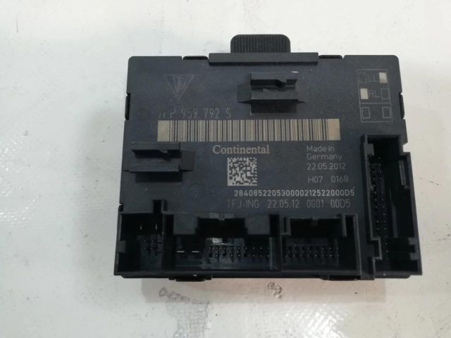 bontott PORSCHE CAYENNE Jobb első Ajtó Vezérlőegység