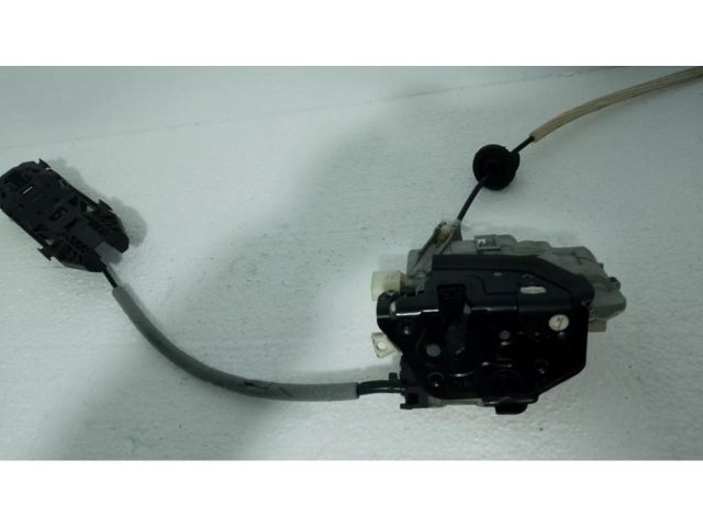 bontott PORSCHE CAYENNE Jobb első Ajtózár