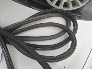 bontott PORSCHE CAYENNE Jobb első Gumikéder