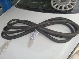 bontott PORSCHE CAYENNE Jobb első Gumikéder